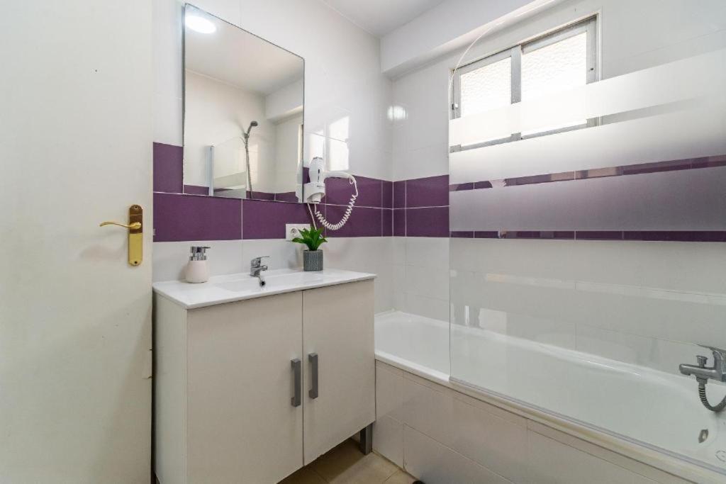 Seaside Boutique Apartment 푸엔히롤라 외부 사진