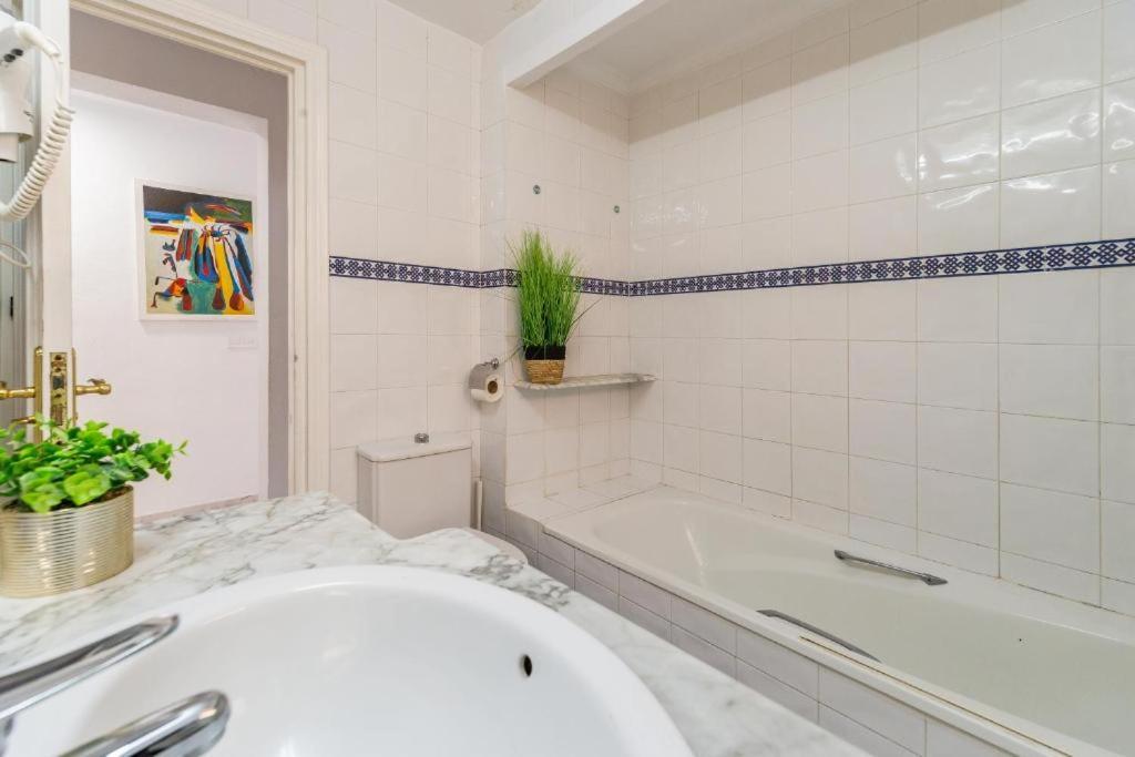 Seaside Boutique Apartment 푸엔히롤라 외부 사진