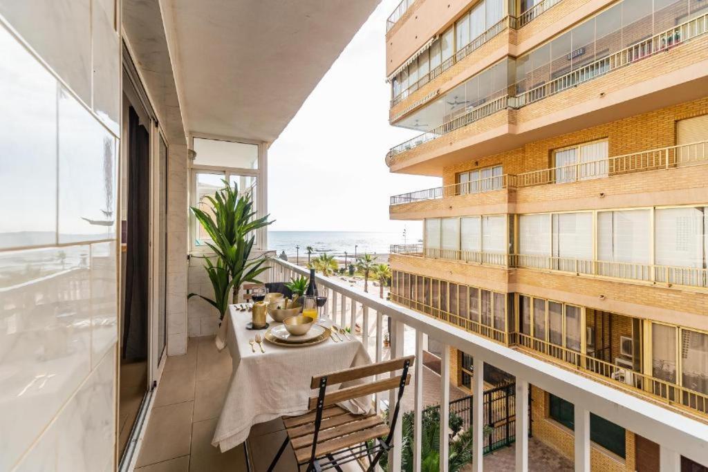 Seaside Boutique Apartment 푸엔히롤라 외부 사진